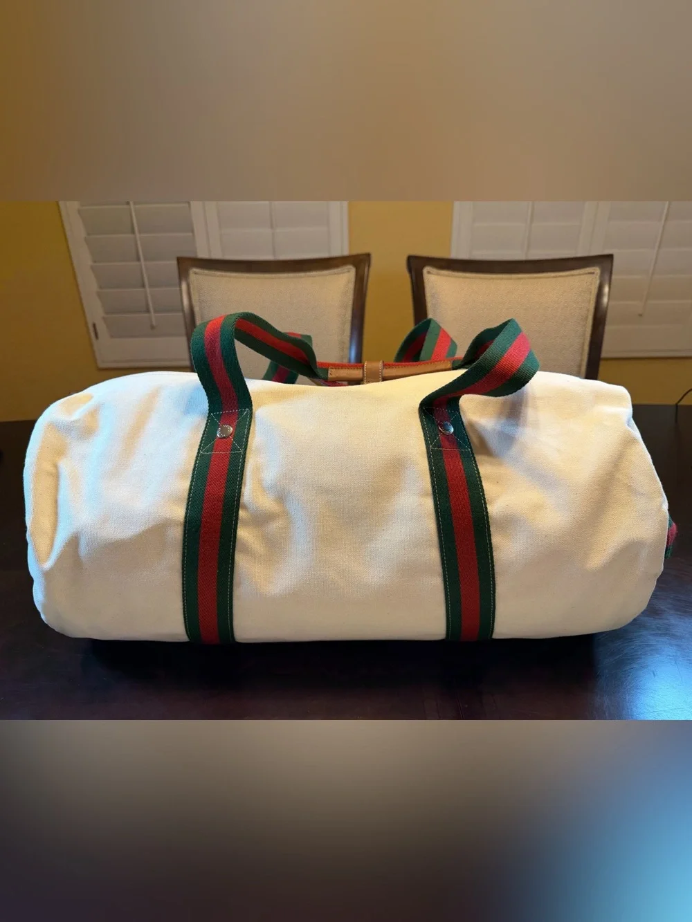 New Authentic Gucci Crest Logo Ivory Canvas Duffle Bag Large